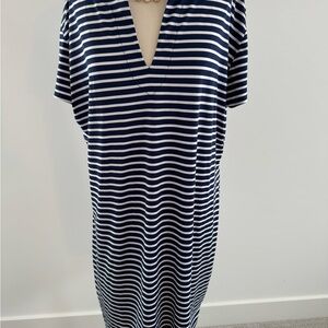 Vineyard Vines sankaty navy and White Dress with V-Neck